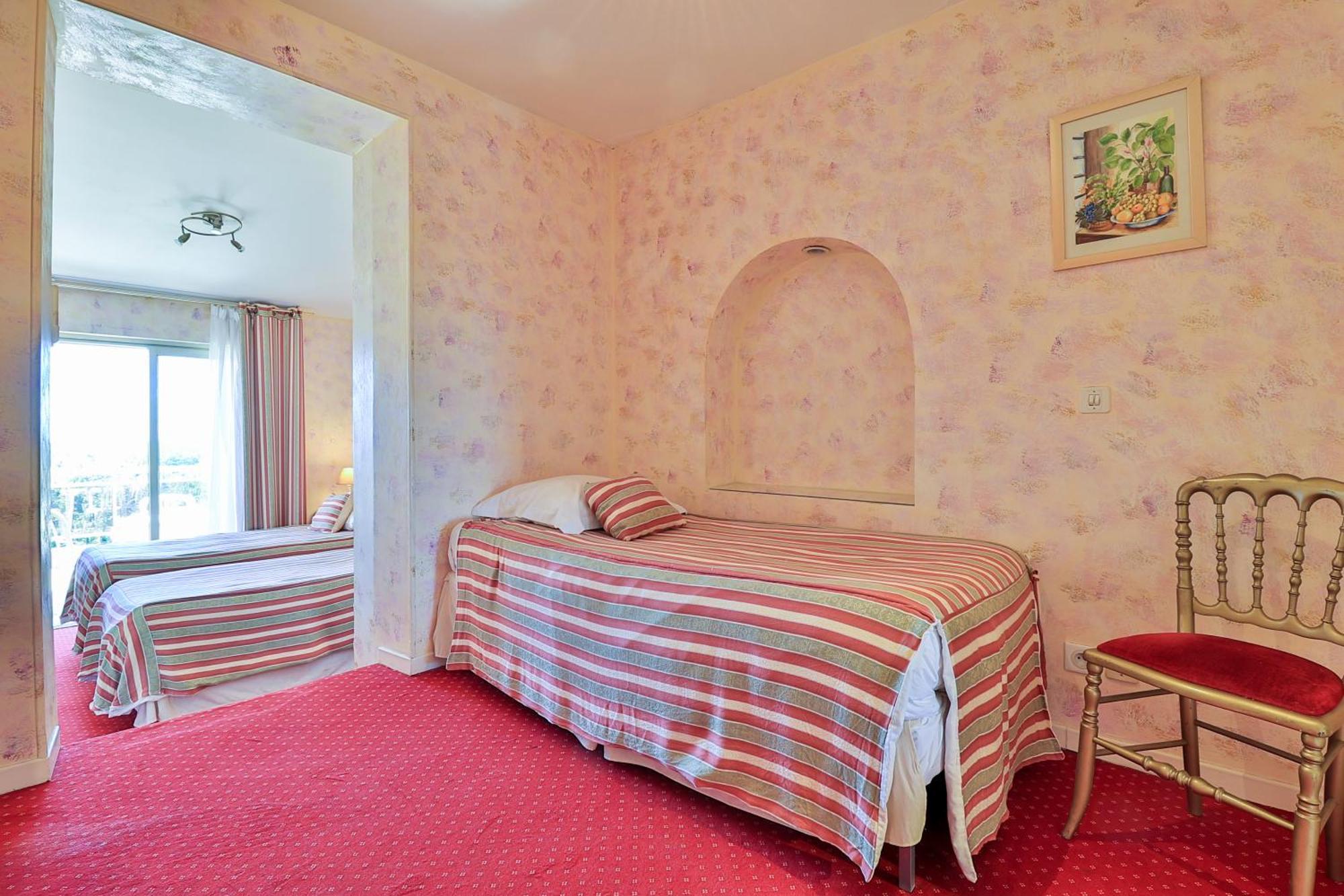 Logis Le Relais Imperial Hotel Saint-Vallier-de-Thiey Exterior foto