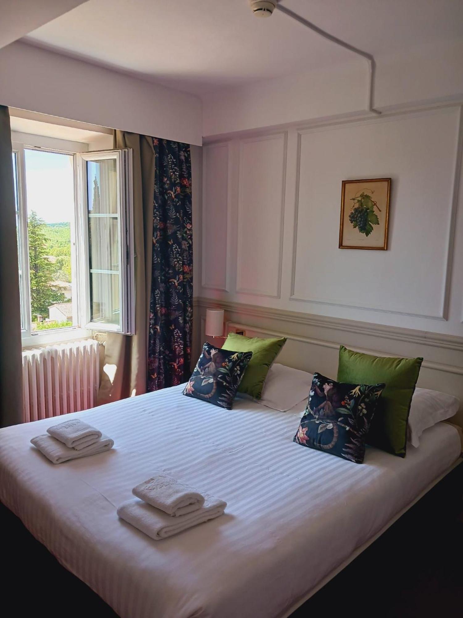 Logis Le Relais Imperial Hotel Saint-Vallier-de-Thiey Exterior foto